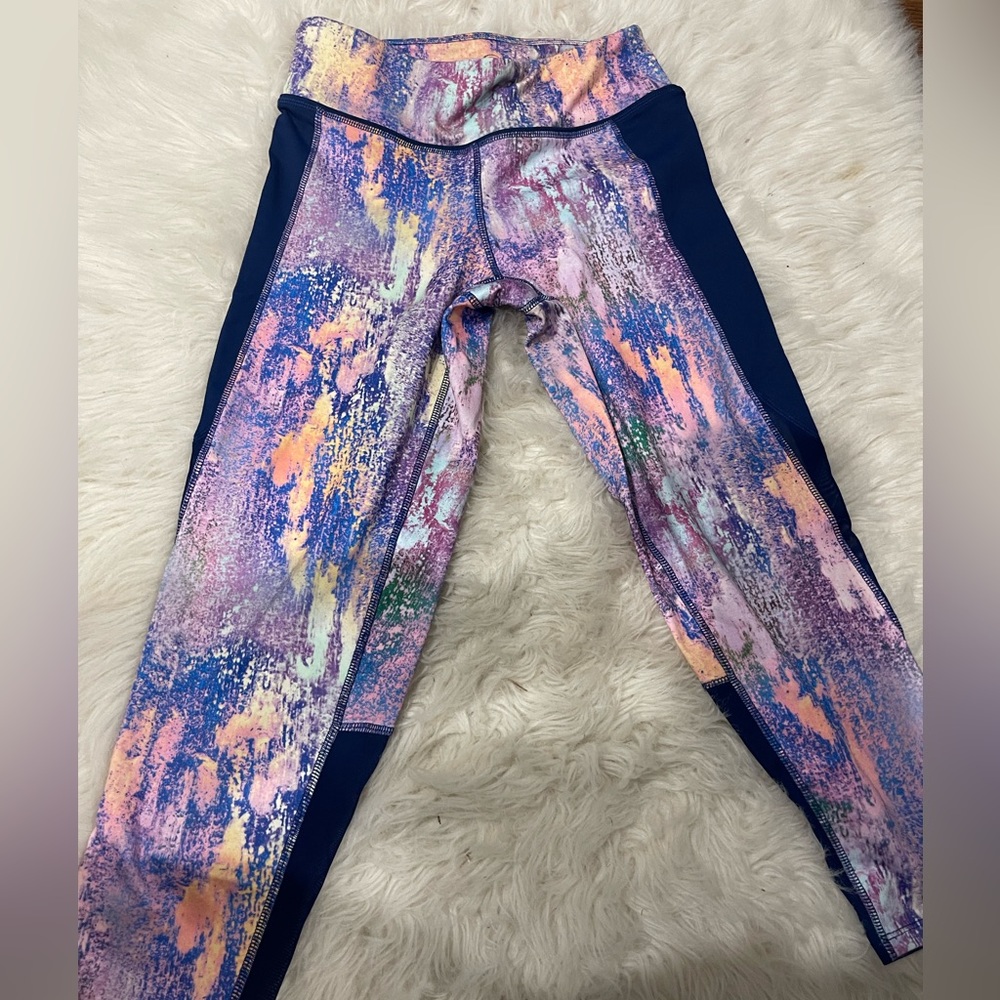 Jessica Simpson yoga pants size small never worn (no tags )